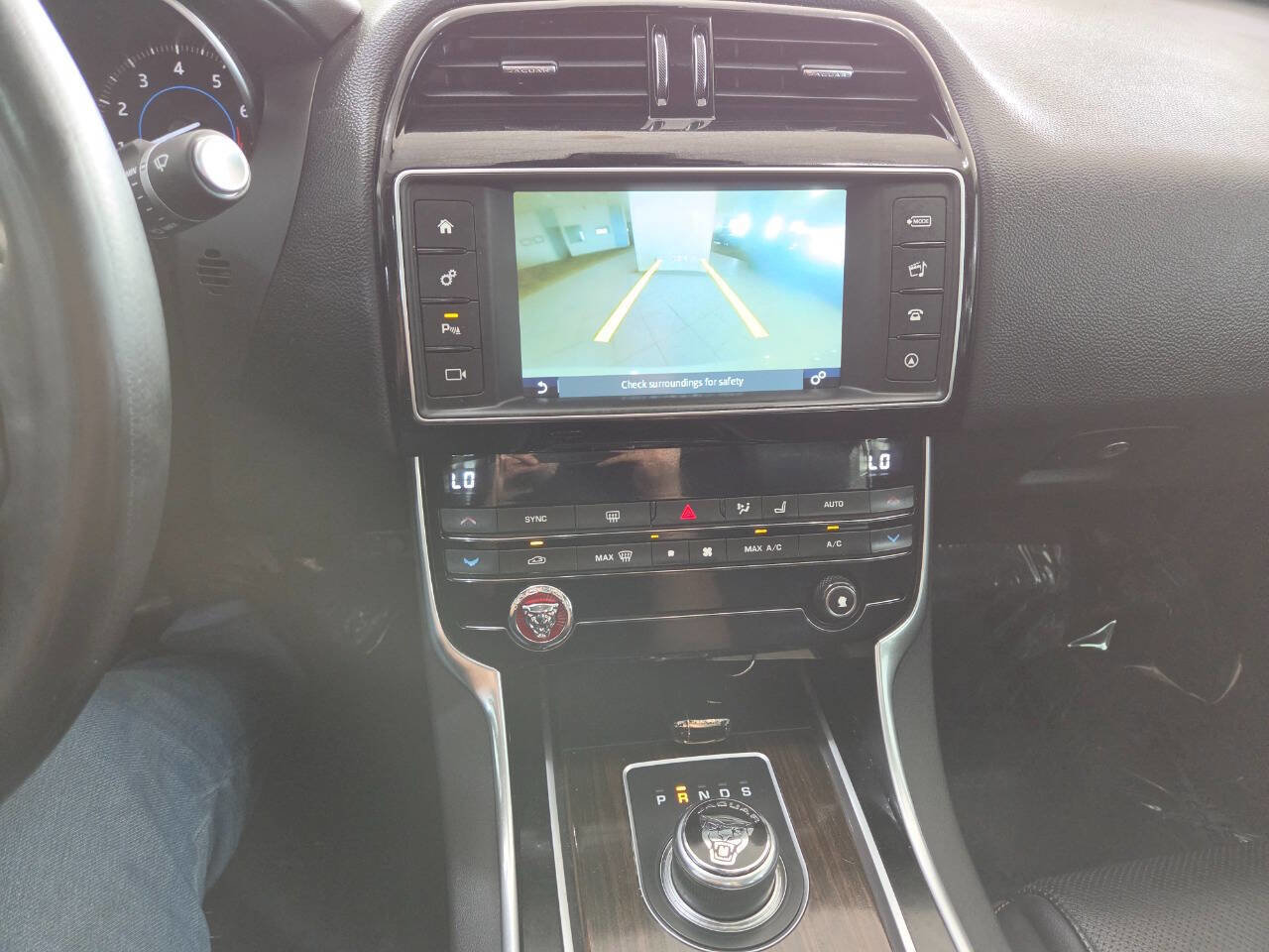 Used 2017 Jaguar XE Prestige RWD image 32