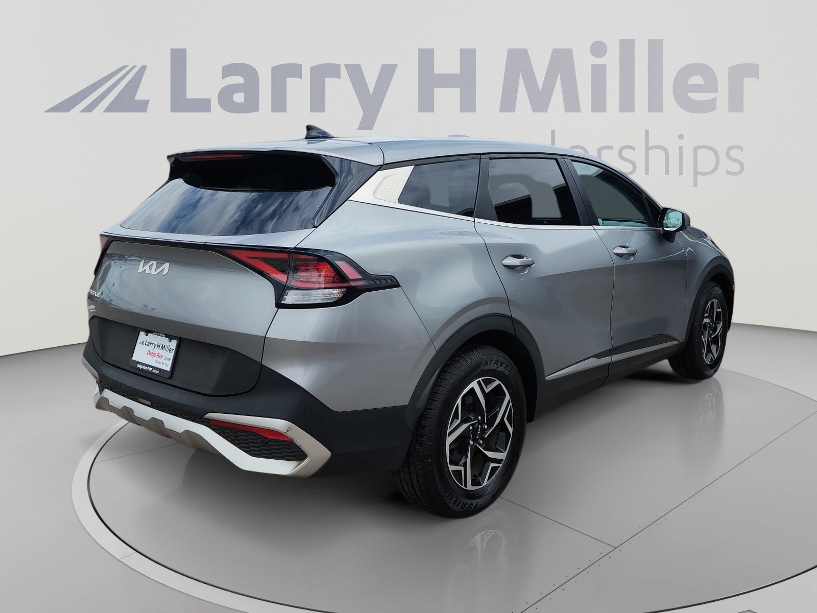 Used 2023 Kia Sportage LX FWD image 5