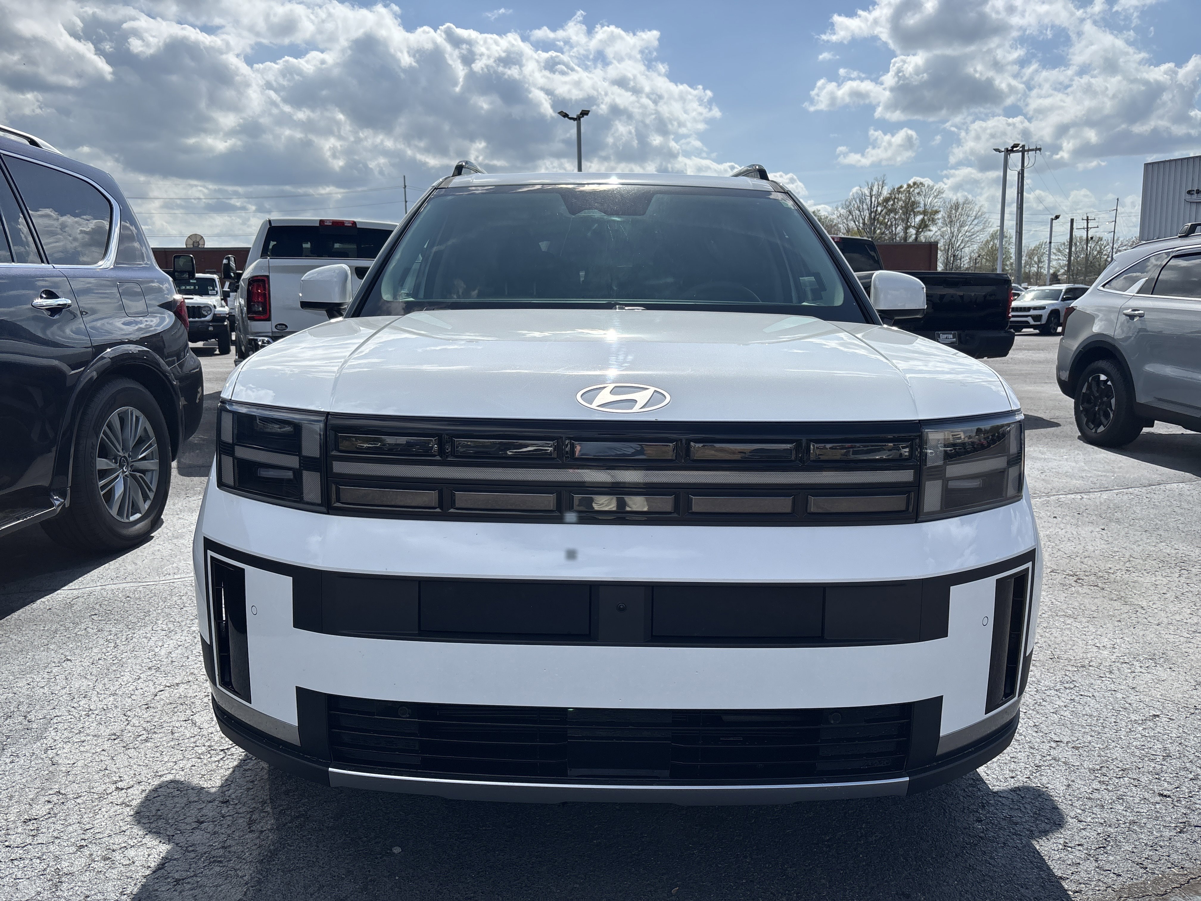 Used 2024 Hyundai Santa Fe Limited image 2