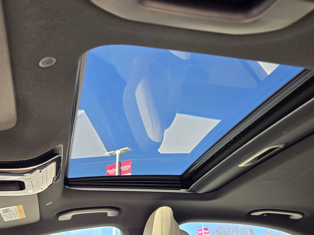 Used 2025 Mercedes-Benz C 300 4MATIC Sedan image 15