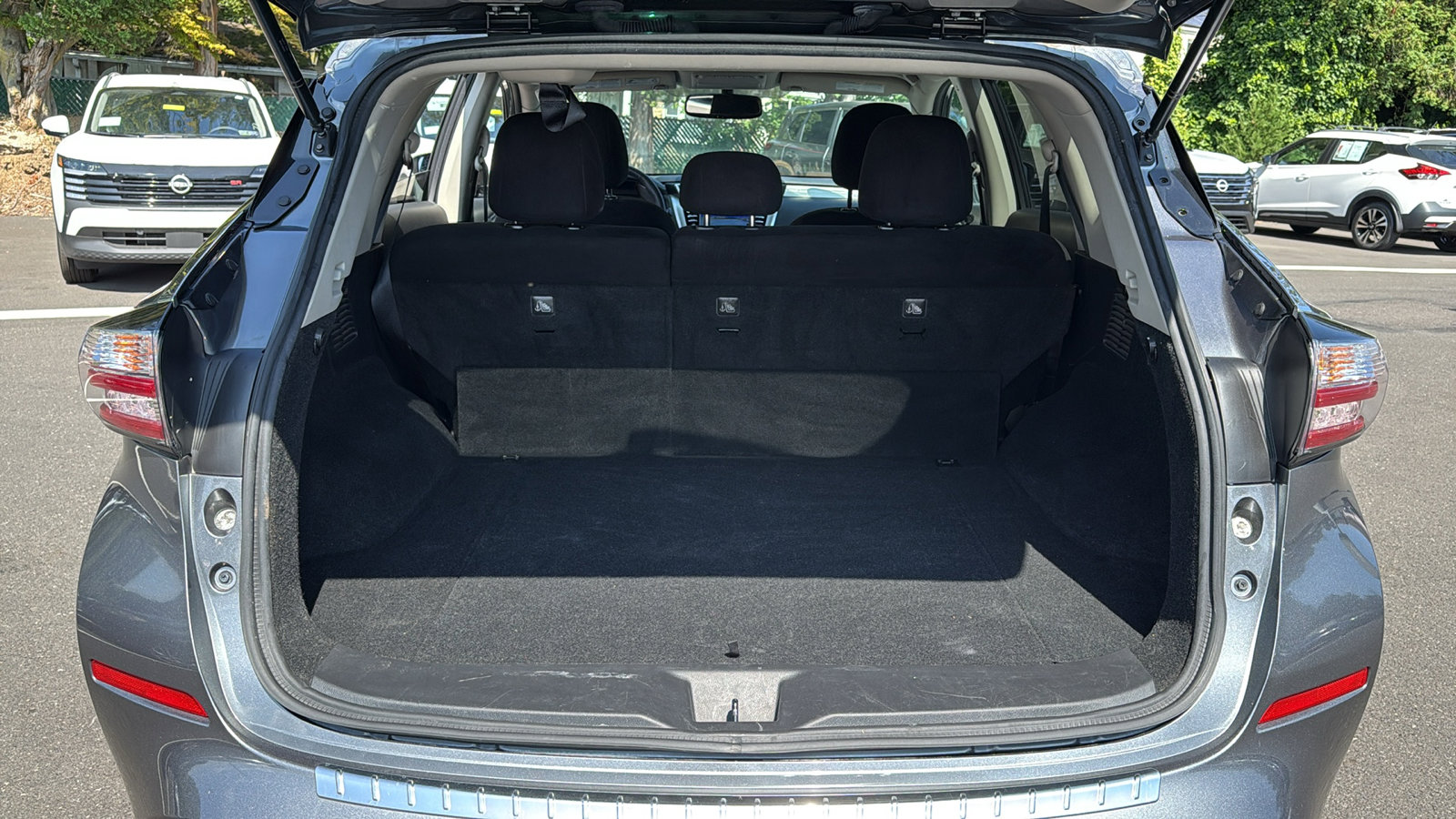 Used 2018 Nissan Murano SV image 24