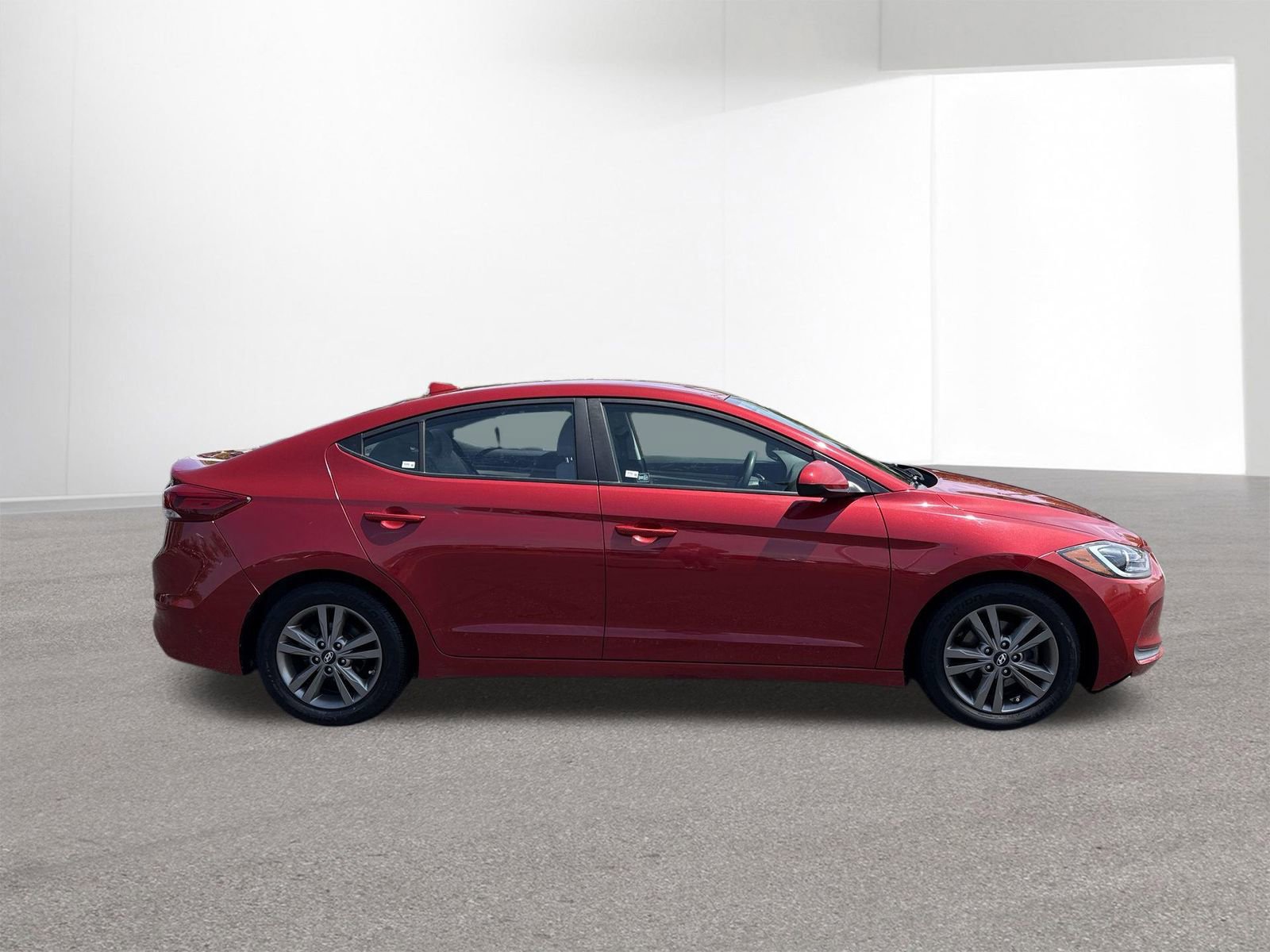 Used 2018 Hyundai Elantra SEL w/ Cargo Package FWD image 9