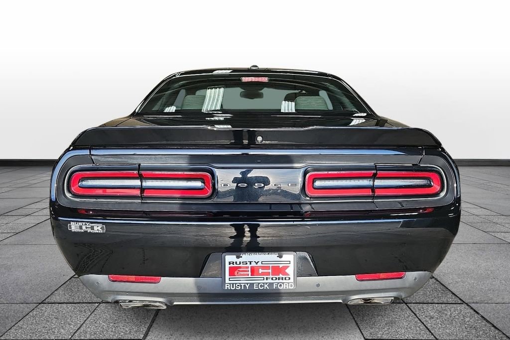 Used 2022 Dodge Challenger R/T image 6