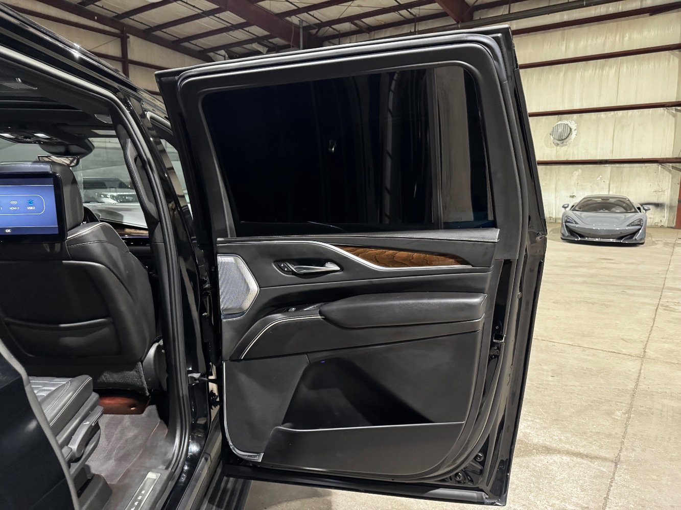Used 2021 Cadillac Escalade ESV Sport Platinum w/ LPO, ONYX Package image 20