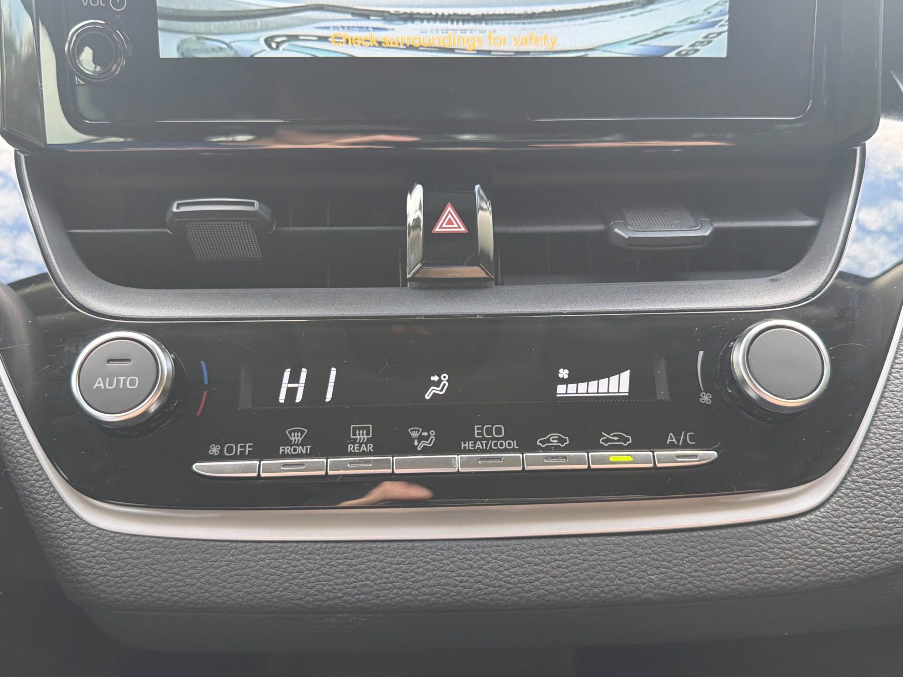 Used 2024 Toyota Corolla LE FWD image 27