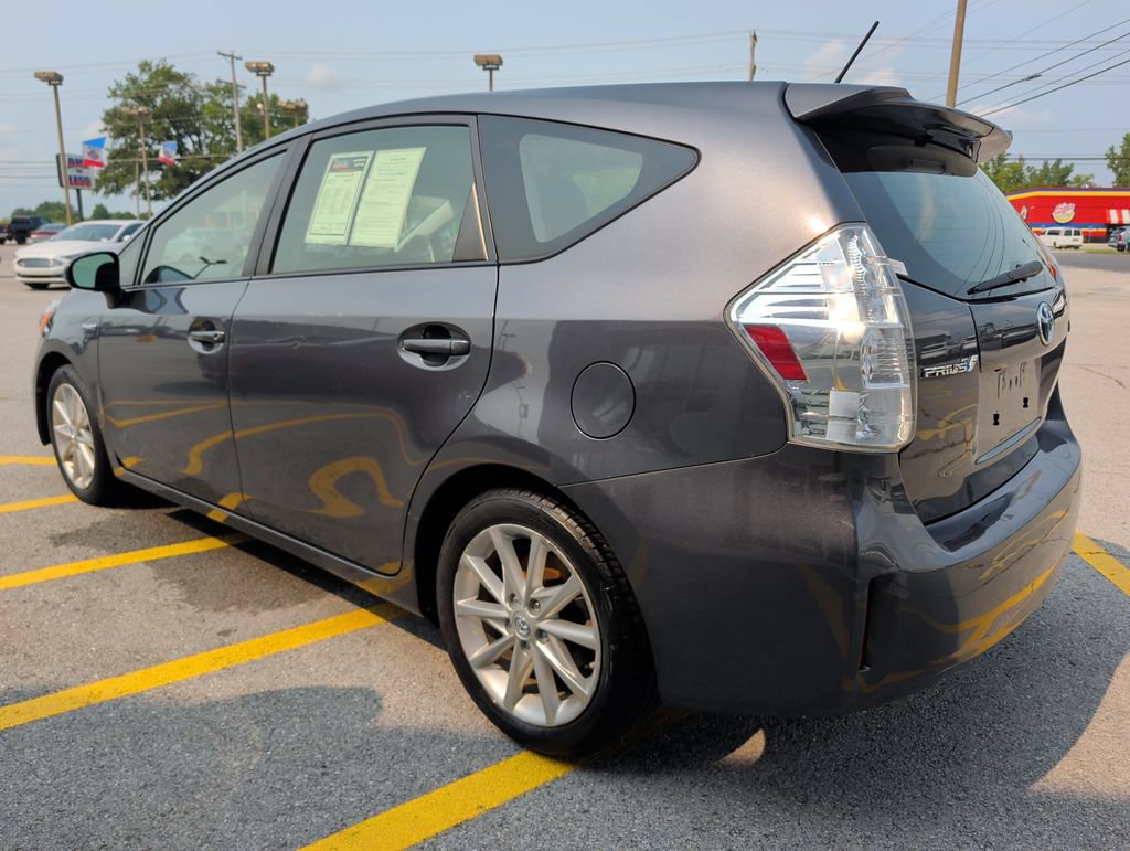 Used 2014 Toyota Prius V Five FWD image 5