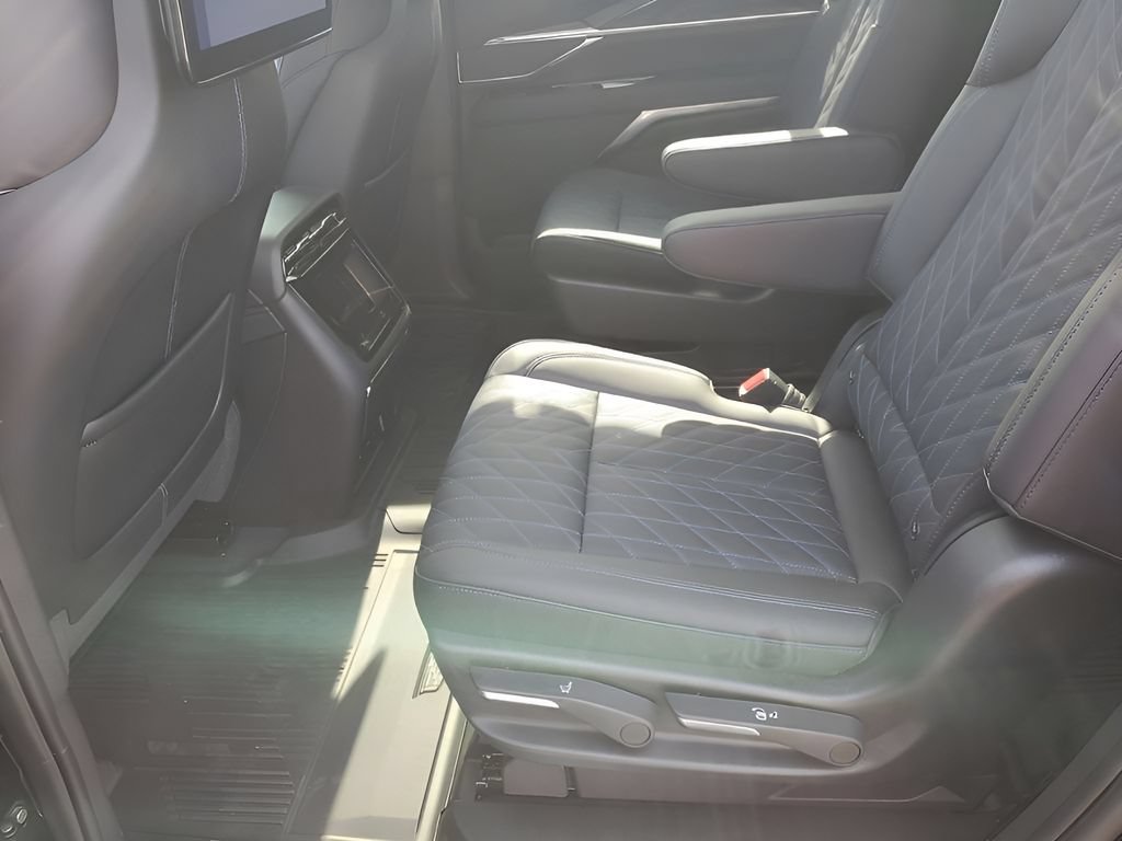 New 2026 Cadillac Escalade IQL Luxury w/ LPO, Floor Liner Package AWD/4WD image 29
