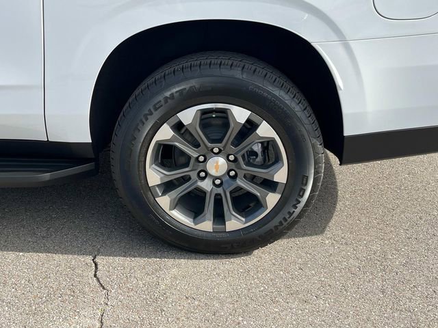 New 2026 Chevrolet Suburban LS image 14