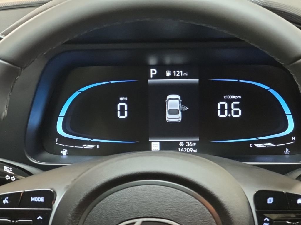 Certified 2025 Hyundai Elantra Sport image 19