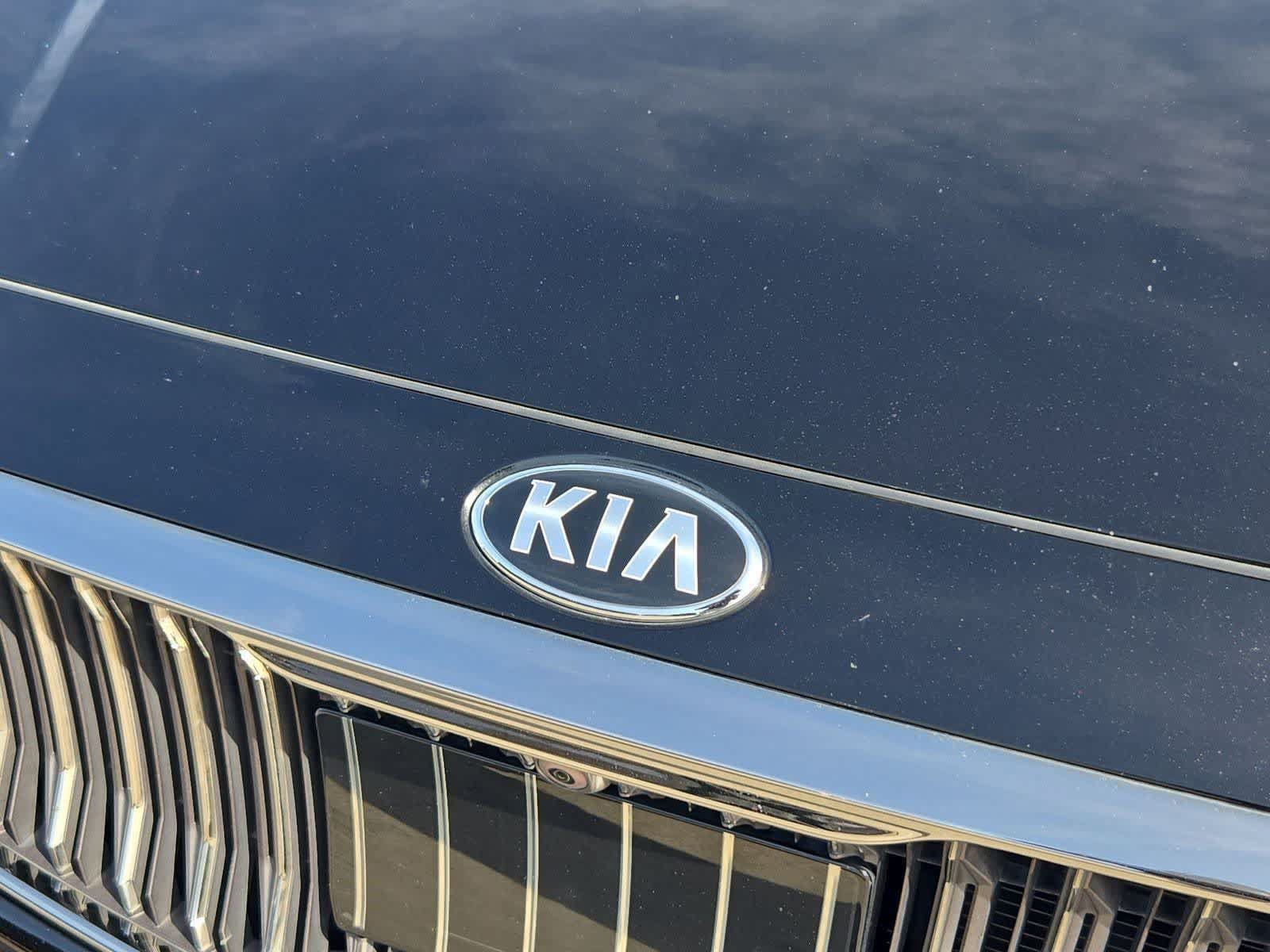Used 2018 Kia Cadenza Limited FWD image 11