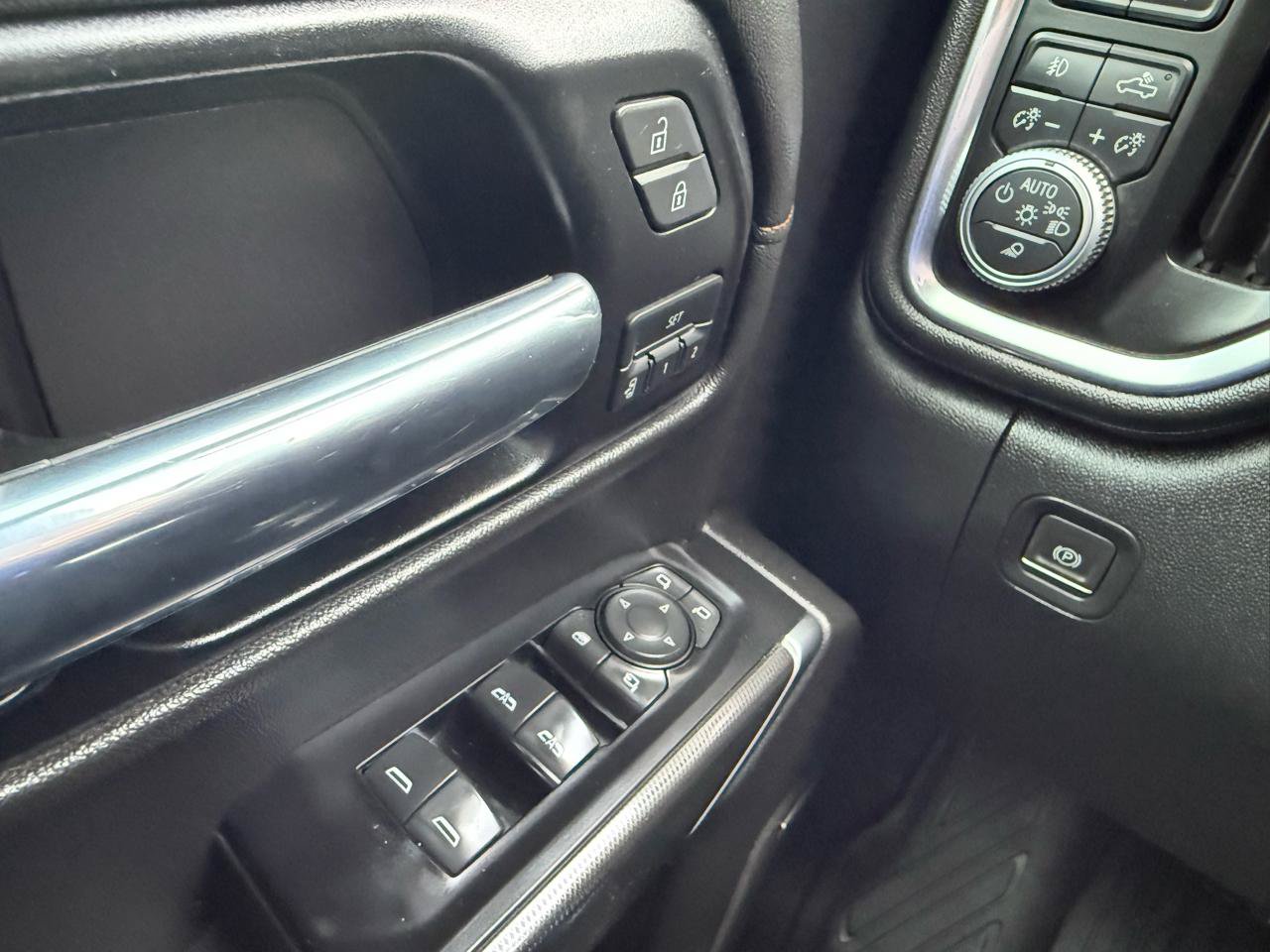 Used 2019 GMC Sierra 1500 AT4 w/ AT4 Premium Package AWD/4WD image 28