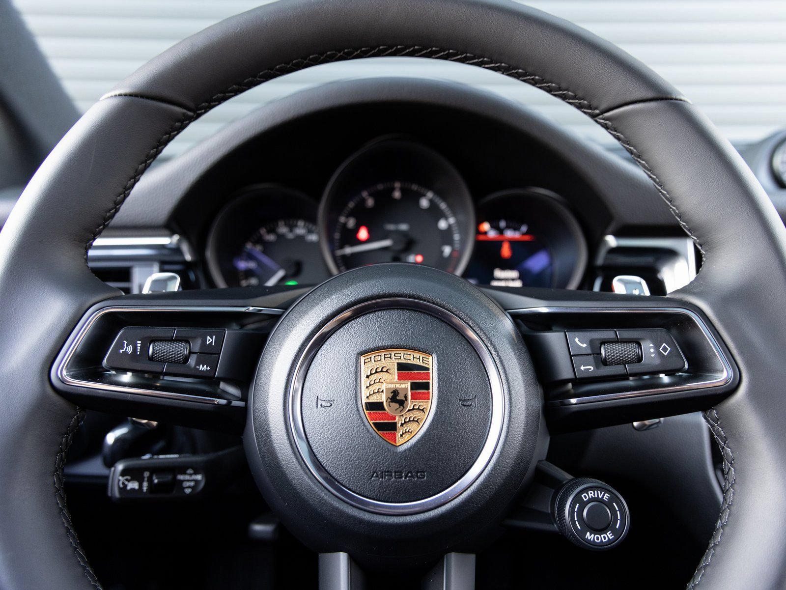 New 2026 Porsche Macan AWD/4WD image 14