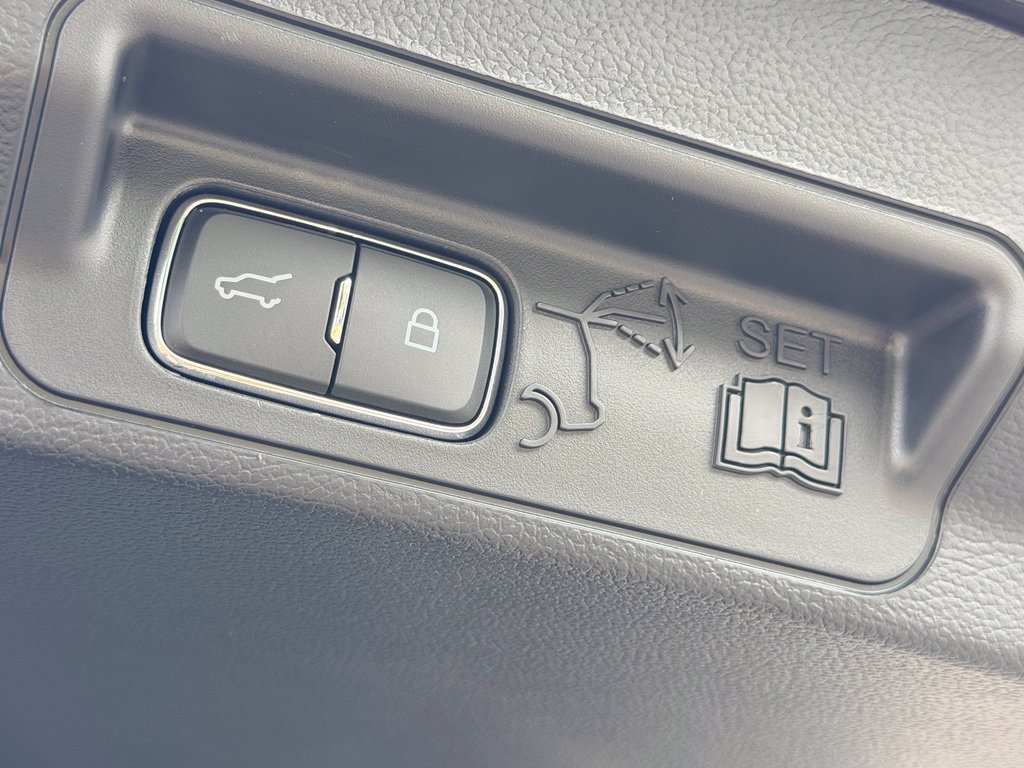 New 2027 Ford Explorer Platinum RWD image 29