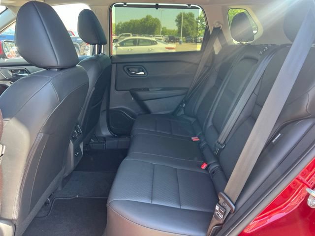 Used 2024 Nissan Rogue SV w/ SV Premium Package AWD/4WD image 18