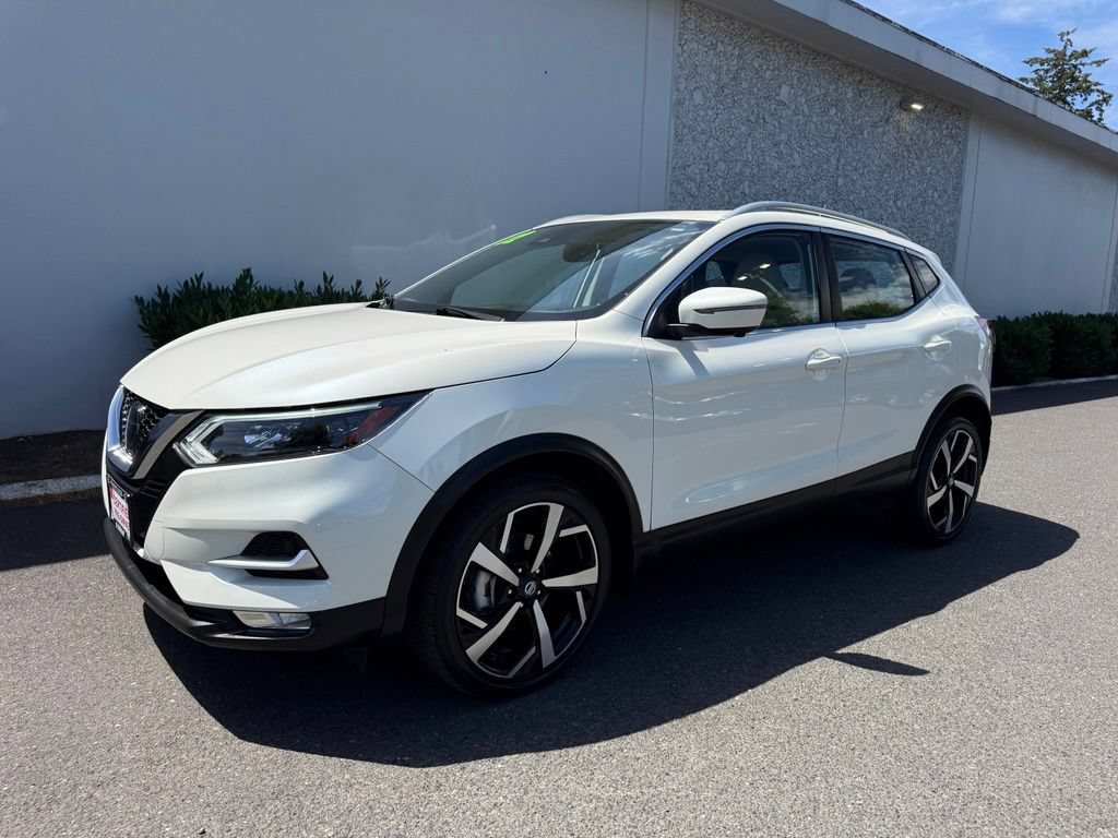 Certified 2022 Nissan Rogue Sport SL w/ Premium Package AWD/4WD image 2
