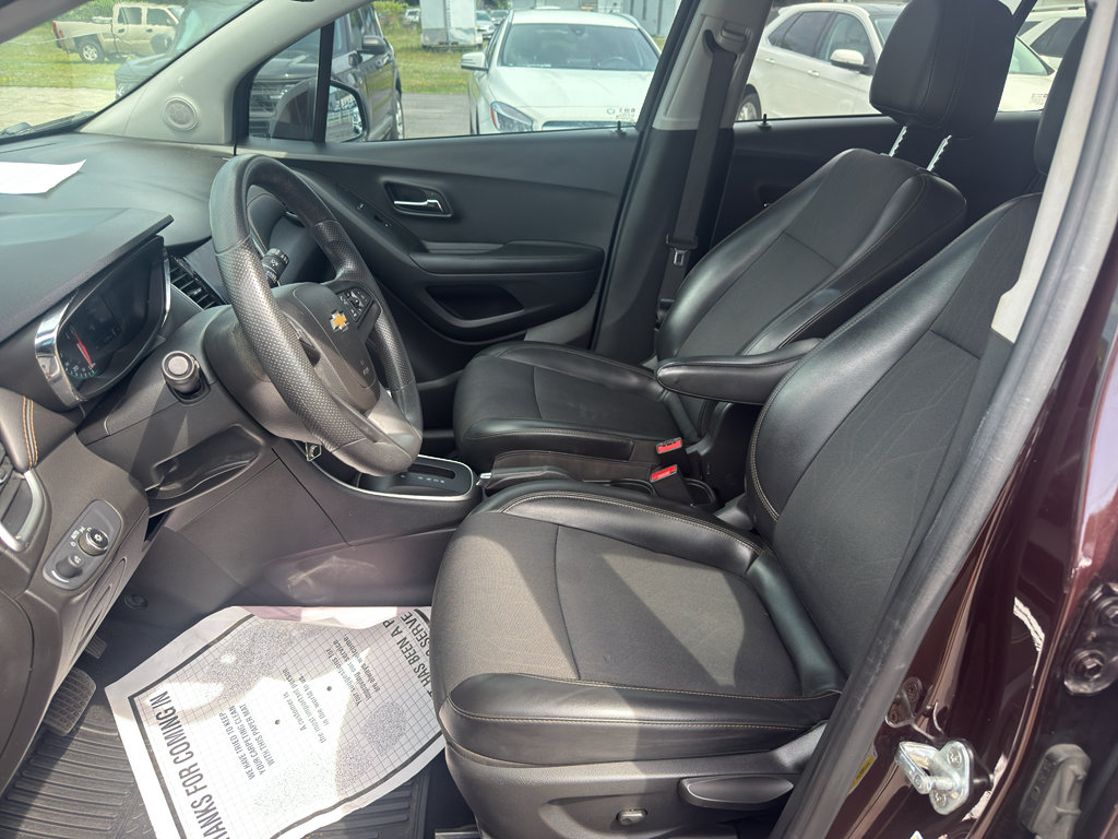 Used 2021 Chevrolet Trax LT AWD/4WD image 14