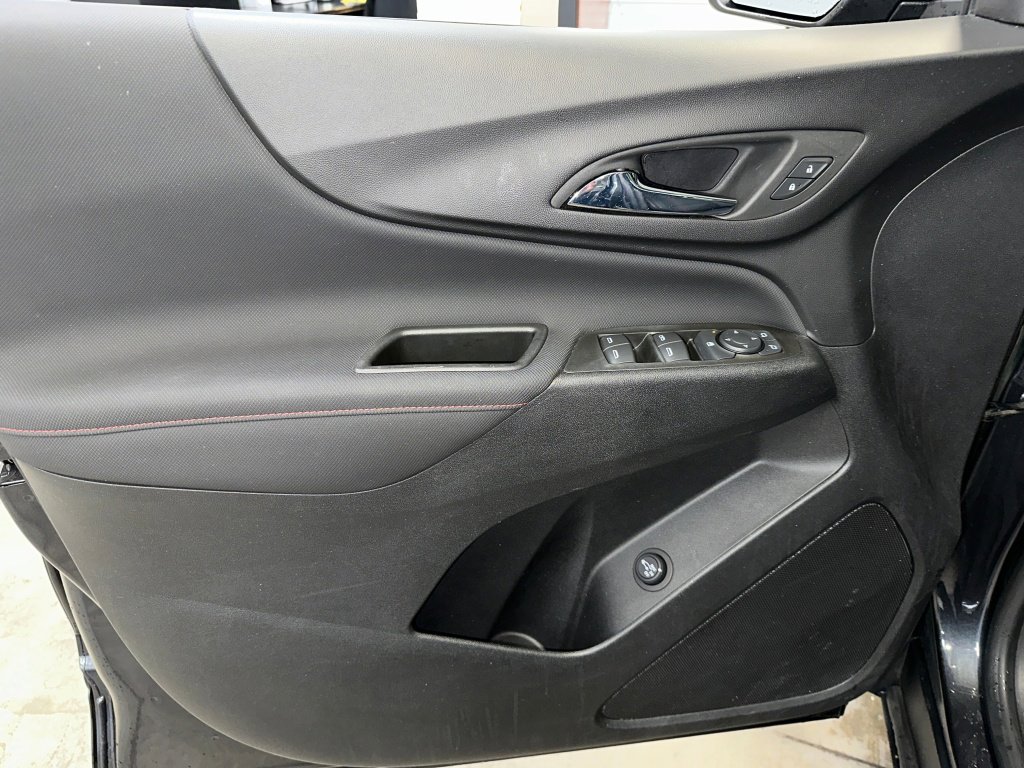 Certified 2022 Chevrolet Equinox RS w/ LPO, Floor Liner Package image 5