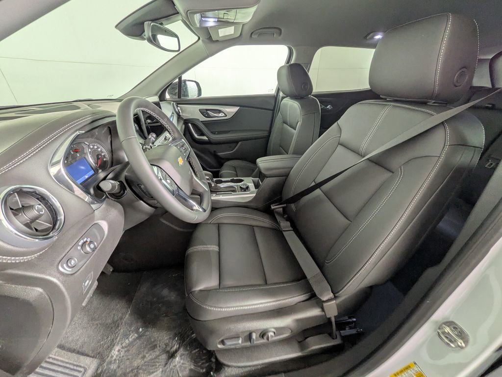 New 2026 Chevrolet Blazer LT w/ Midnight/Sport Edition AWD/4WD image 16