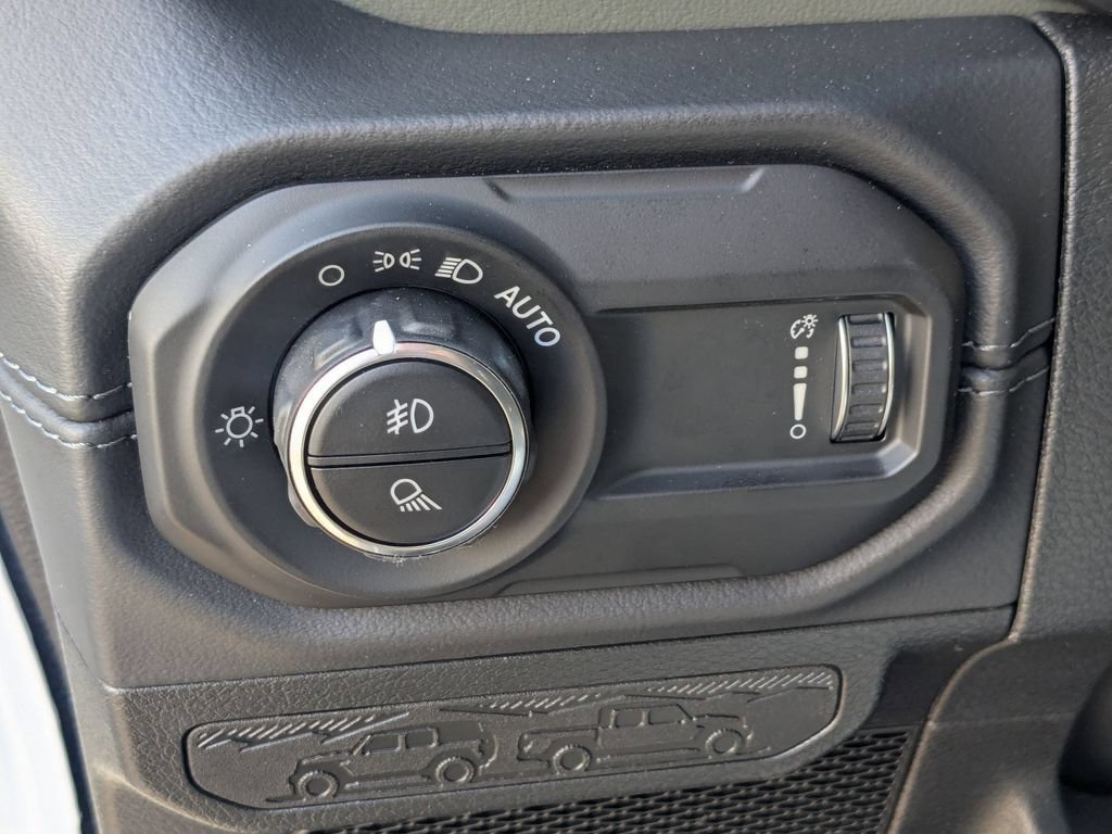 New 2026 Jeep Gladiator Mojave w/ Safety Group AWD/4WD image 13