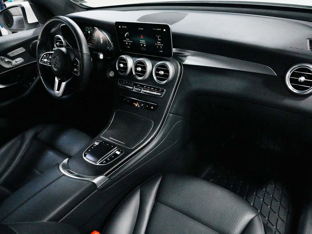 Used 2022 Mercedes-Benz GLC 300 4MATIC w/ Multimedia Package Lite image 34