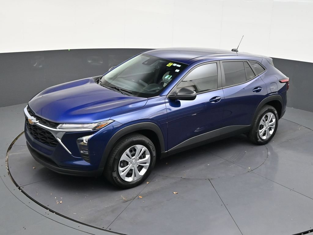 Used 2024 Chevrolet Trax LS FWD image 13