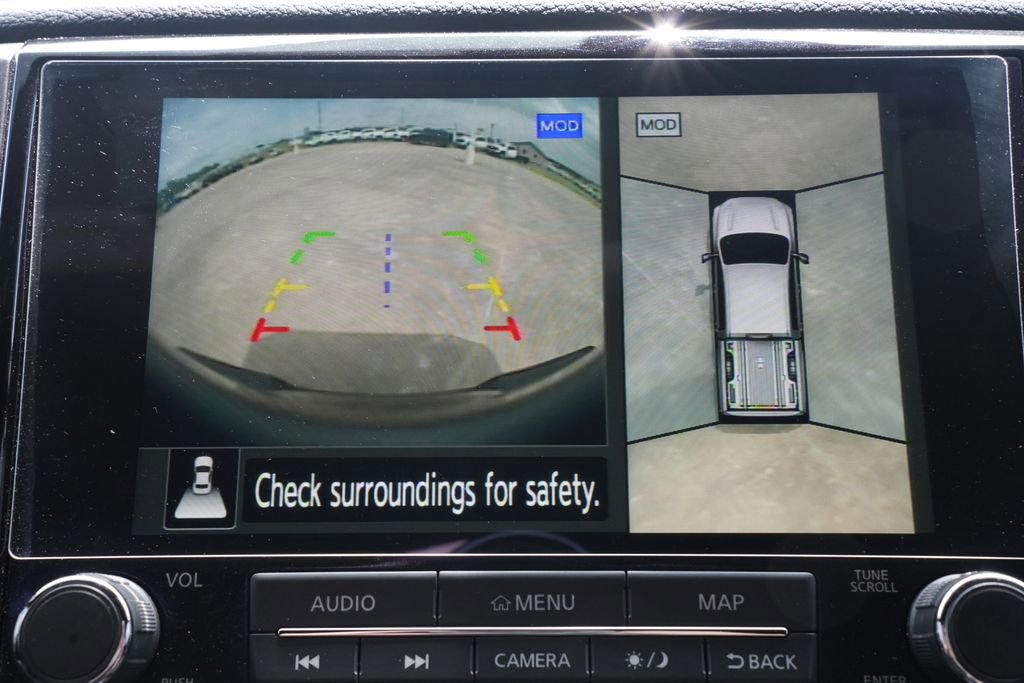 Used 2021 Nissan Titan PRO-4X w/ Pro-4x Convenience Package AWD/4WD image 10