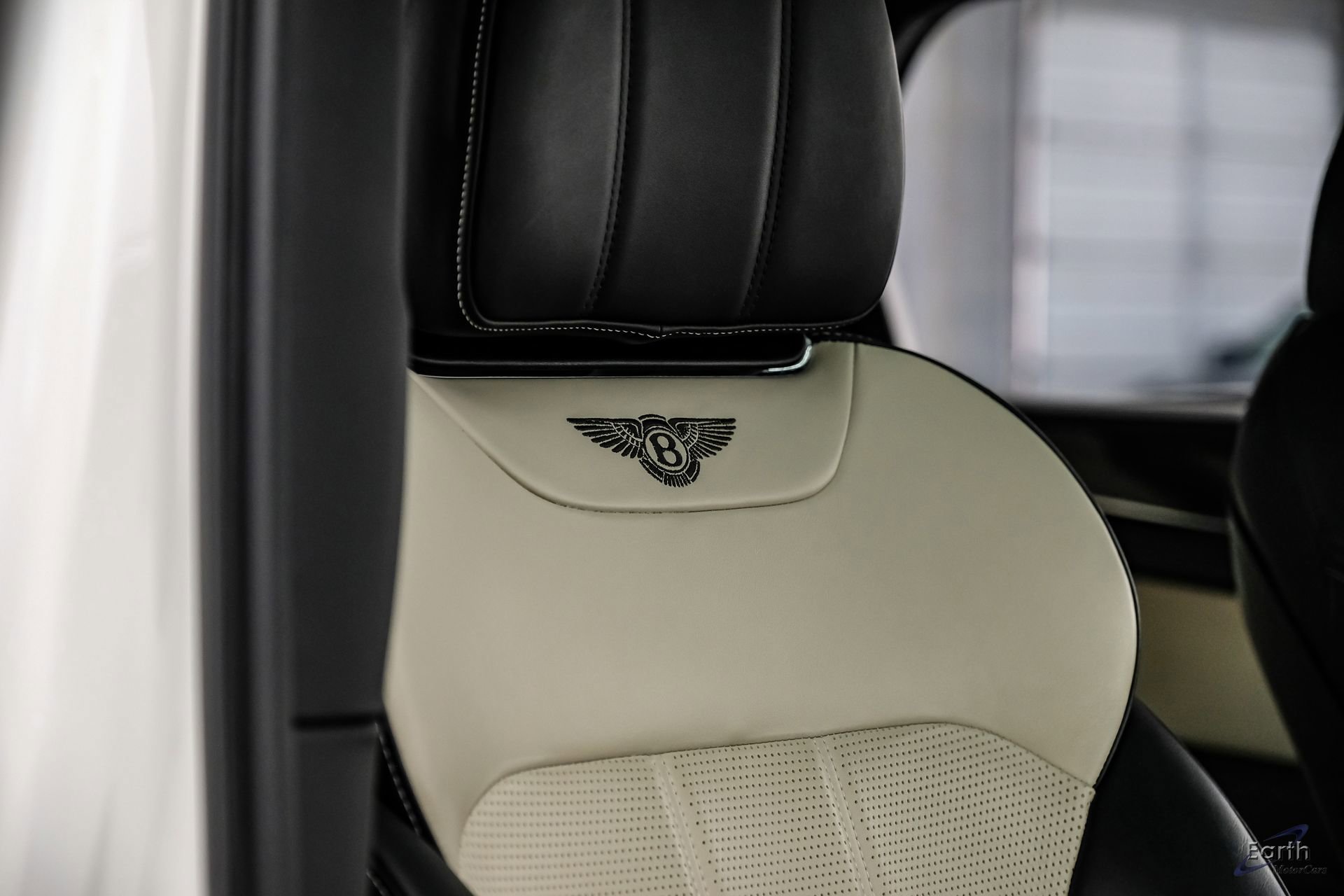 Used 2019 Bentley Bentayga image 49