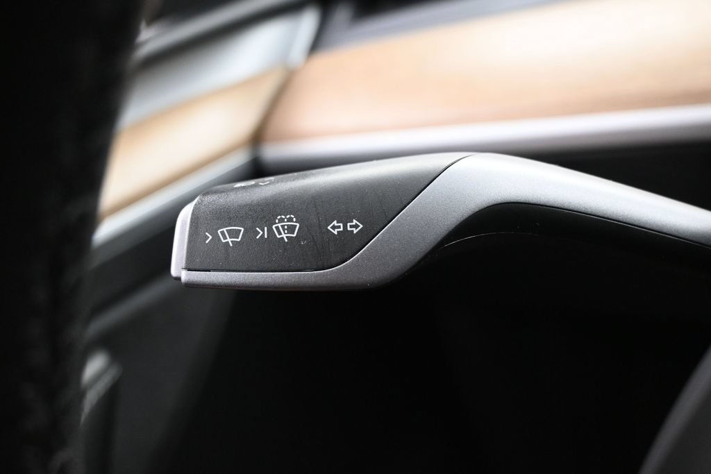 Used 2023 Tesla Model Y 2WD image 20