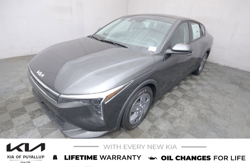 New 2025 Kia K4 LX image 1