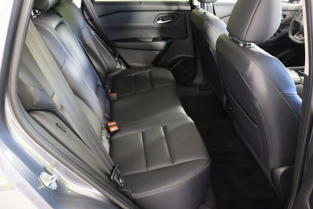 Used 2025 Nissan Rogue SL w/ SL Premium Package image 23