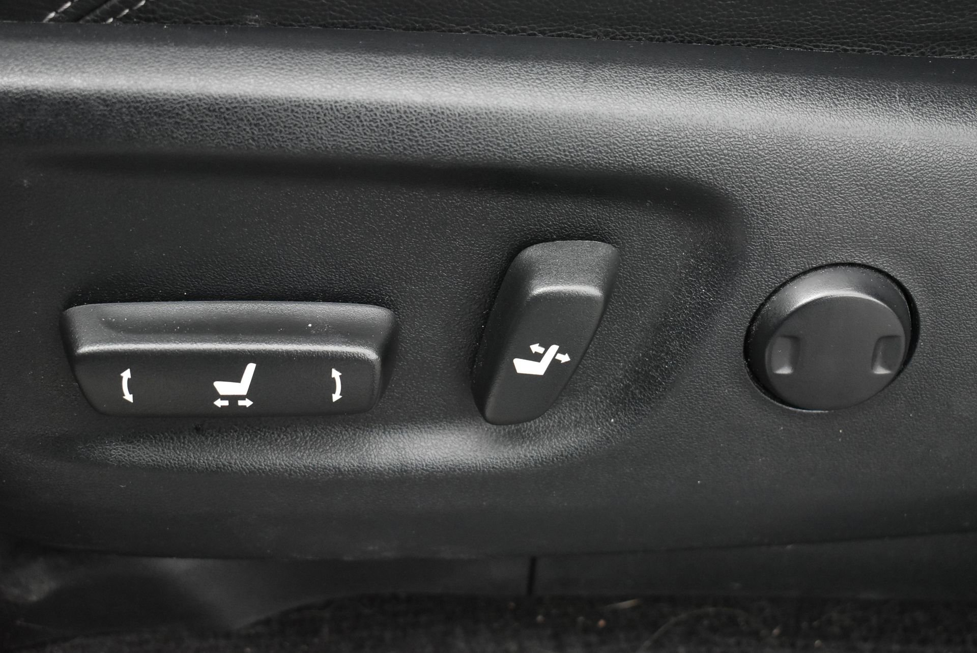 Used 2019 Toyota 4Runner Limited AWD/4WD image 14