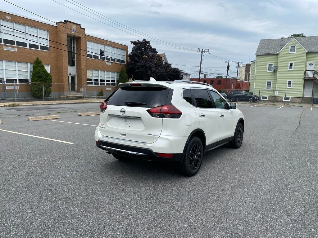 Used 2018 Nissan Rogue SV w/ Premium Package image 5