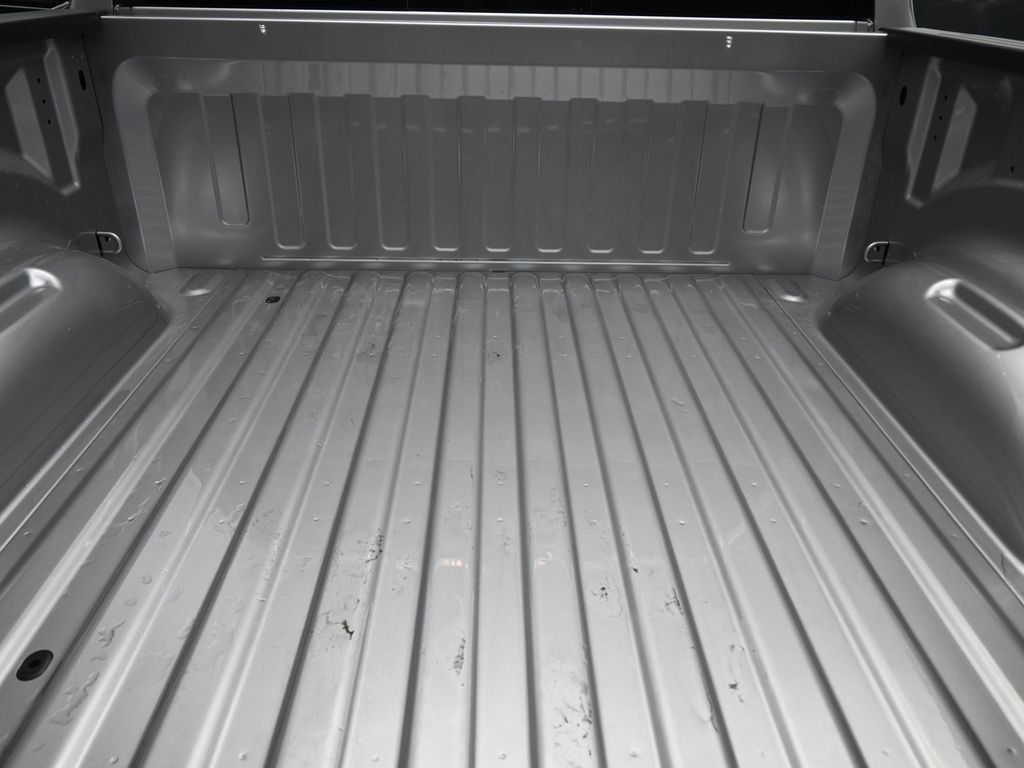 New 2026 RAM 1500 Laramie AWD/4WD image 16