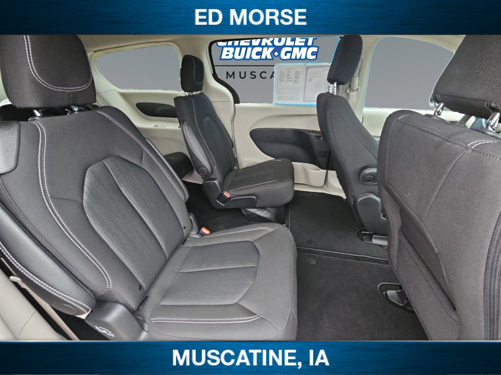 Used 2024 Chrysler Voyager LX image 17