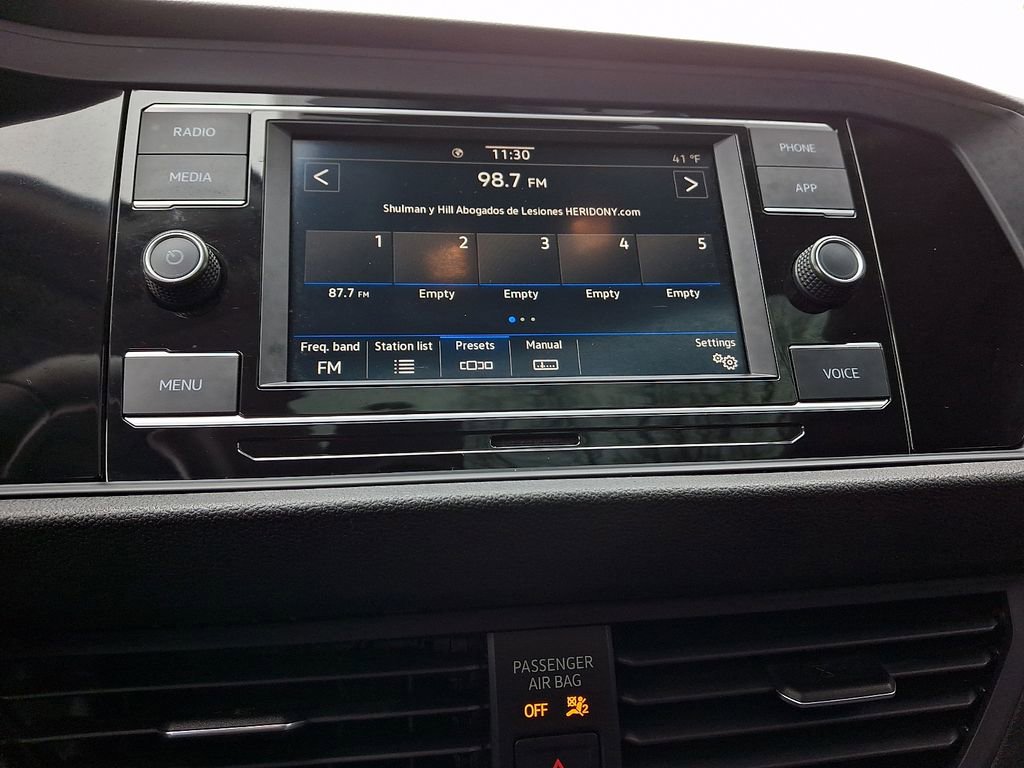 Certified 2022 Volkswagen Jetta SE w/ Panoramic Sunroof Package FWD image 17