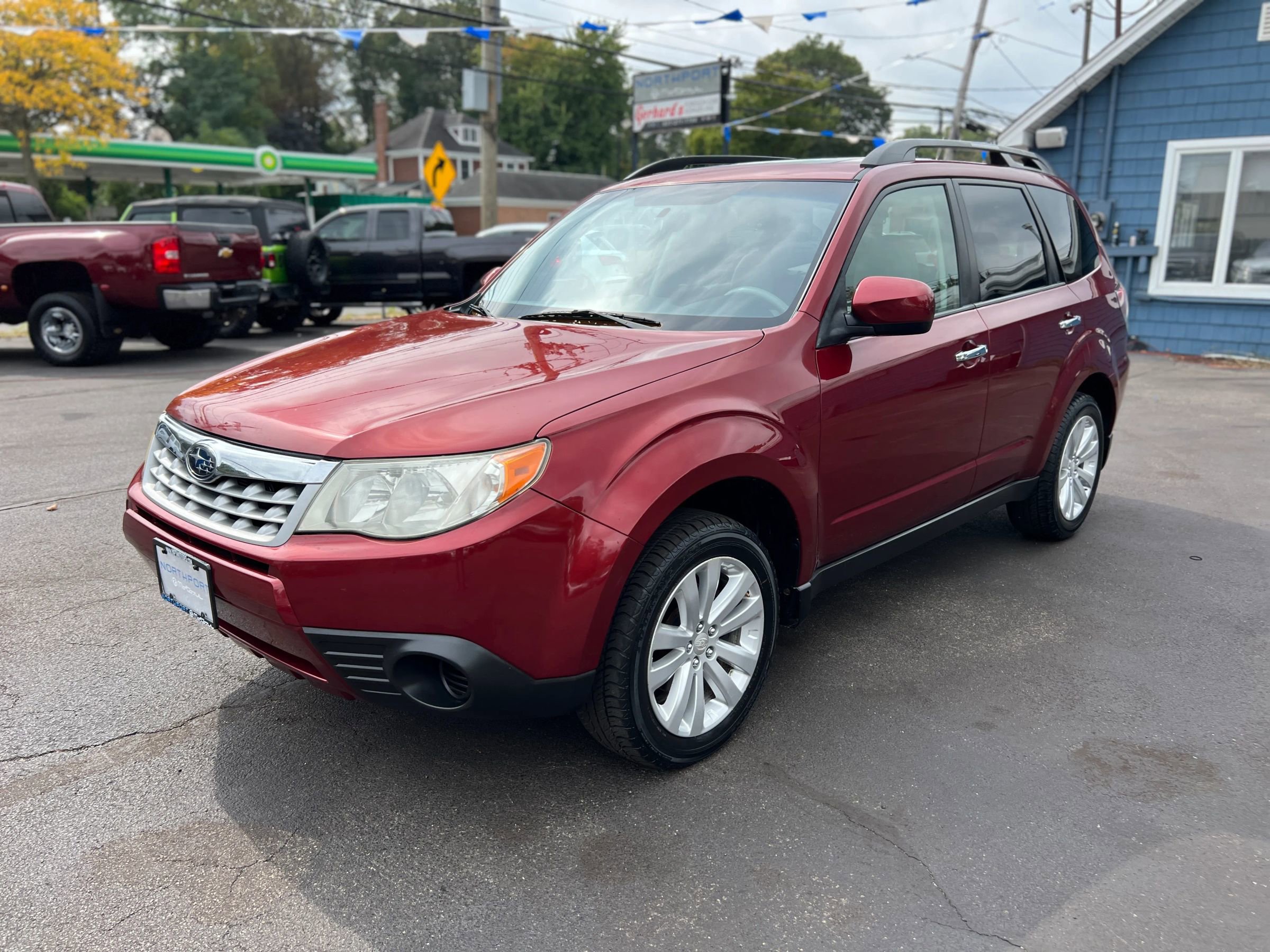 Used 2011 Subaru Forester 2.5X Premium w/ All-Weather Pkg video 2