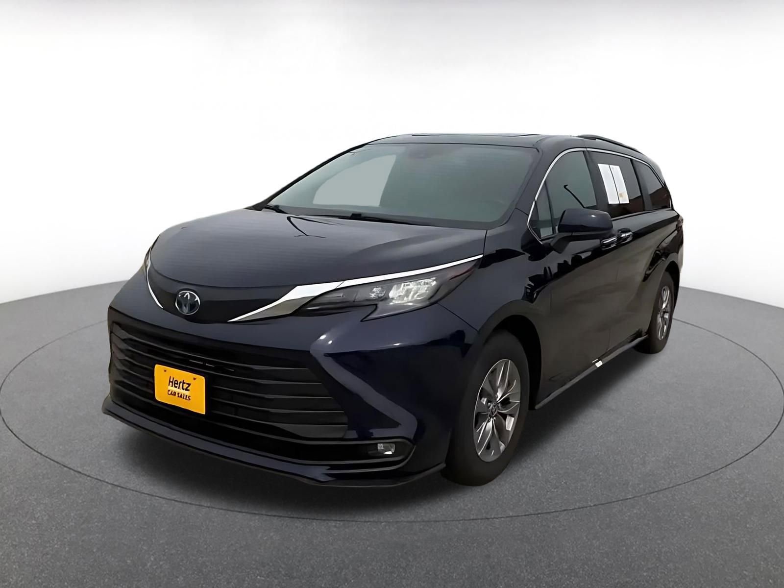 Used 2025 Toyota Sienna XLE FWD image 7