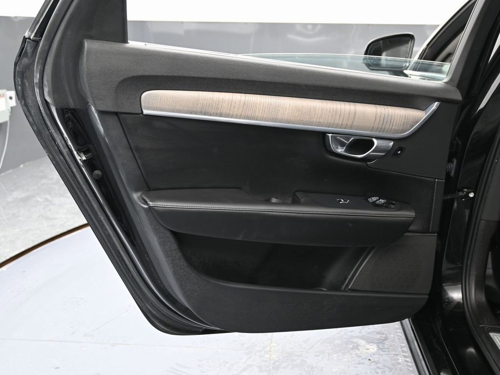 Used 2023 Volvo S90 B6 Plus w/ Protection Package Premier image 40