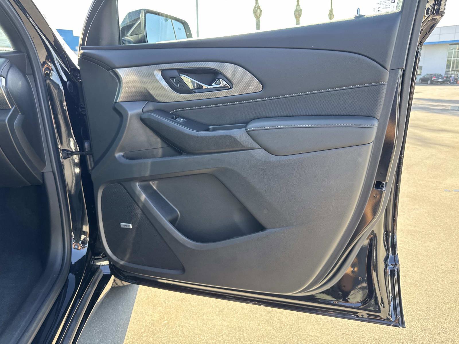 Used 2022 Chevrolet Traverse Premier image 25