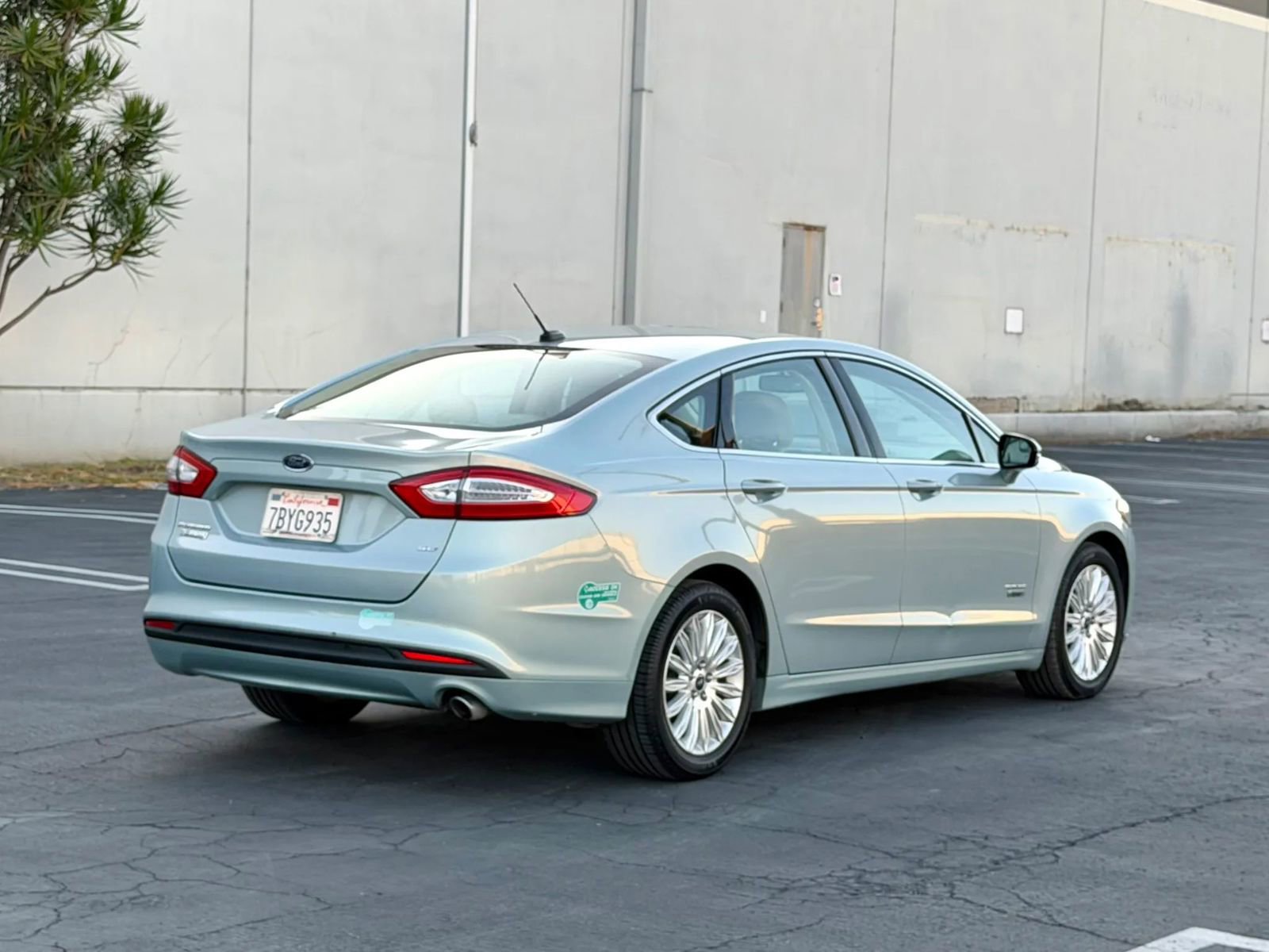 Used 2013 Ford Fusion Energi SE FWD image 4