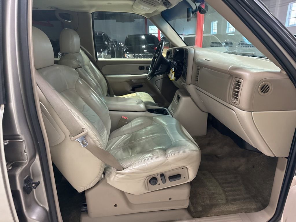 Used 2002 Chevrolet Tahoe LT image 38