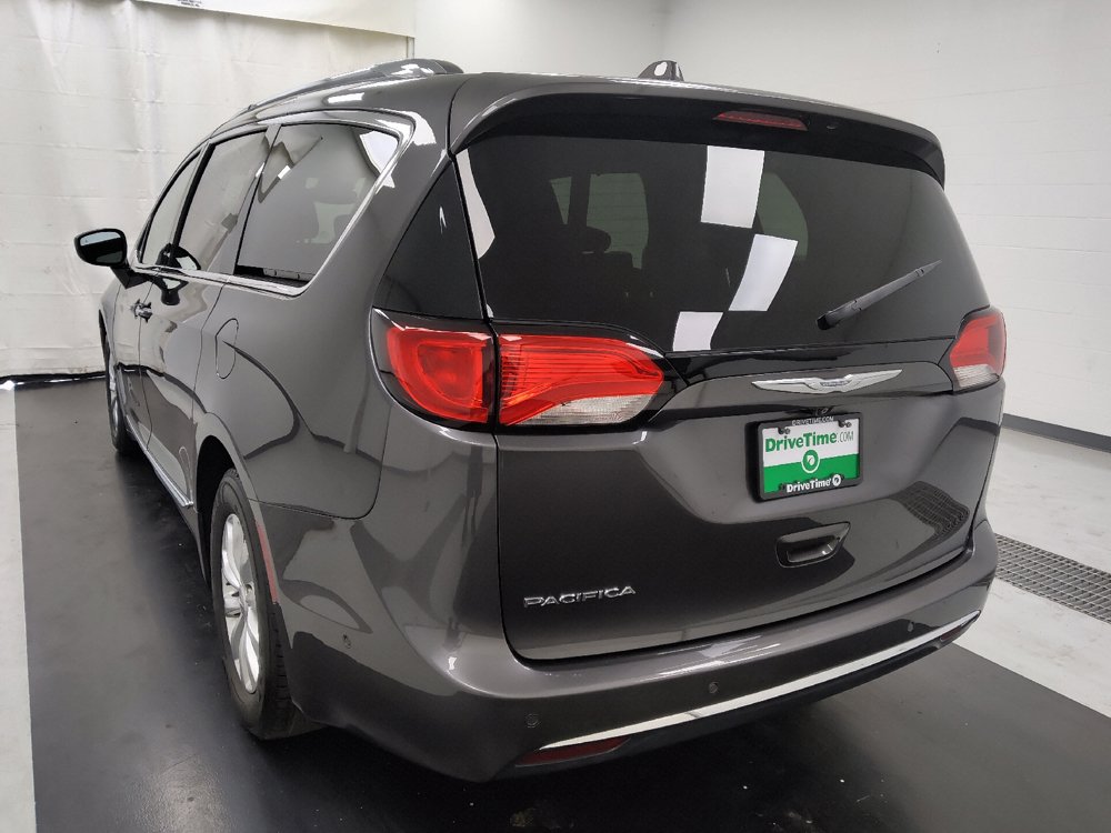 Used 2018 Chrysler Pacifica Touring-L Plus w/ Advanced Safetytec Group FWD image 5