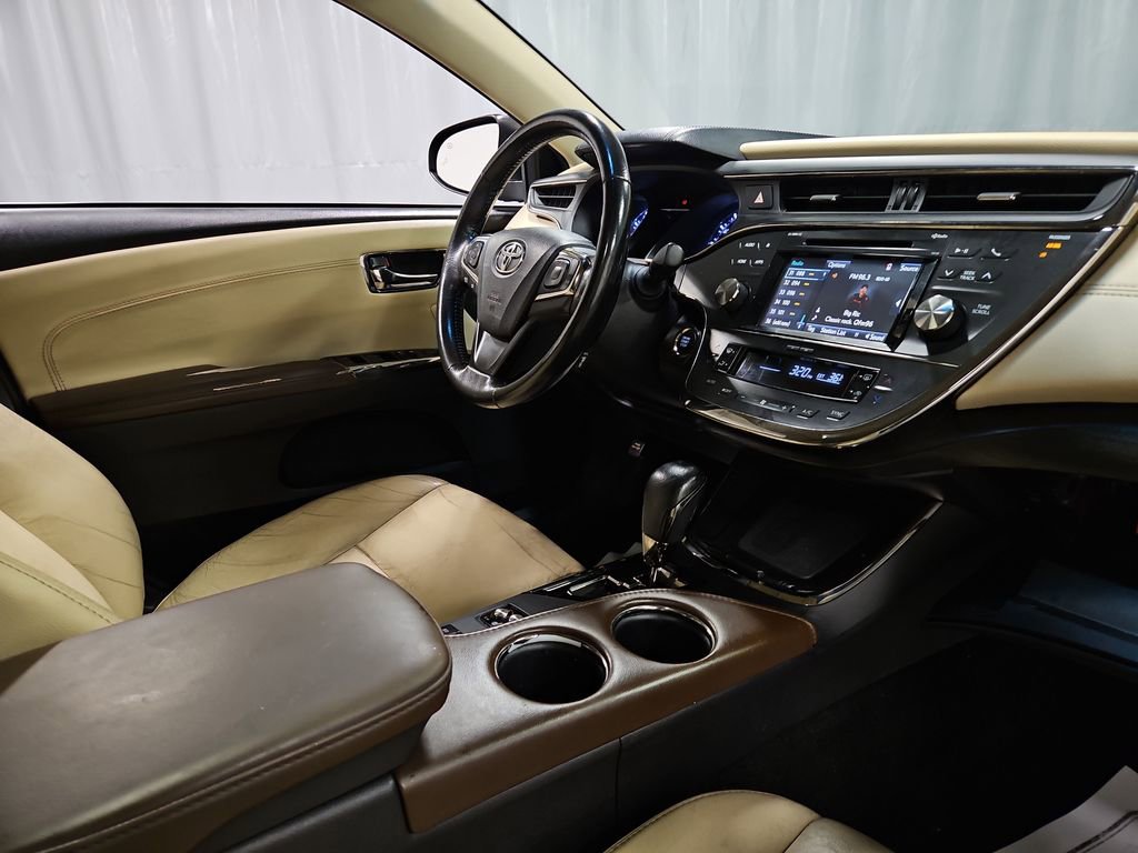 Used 2016 Toyota Avalon XLE Premium image 26