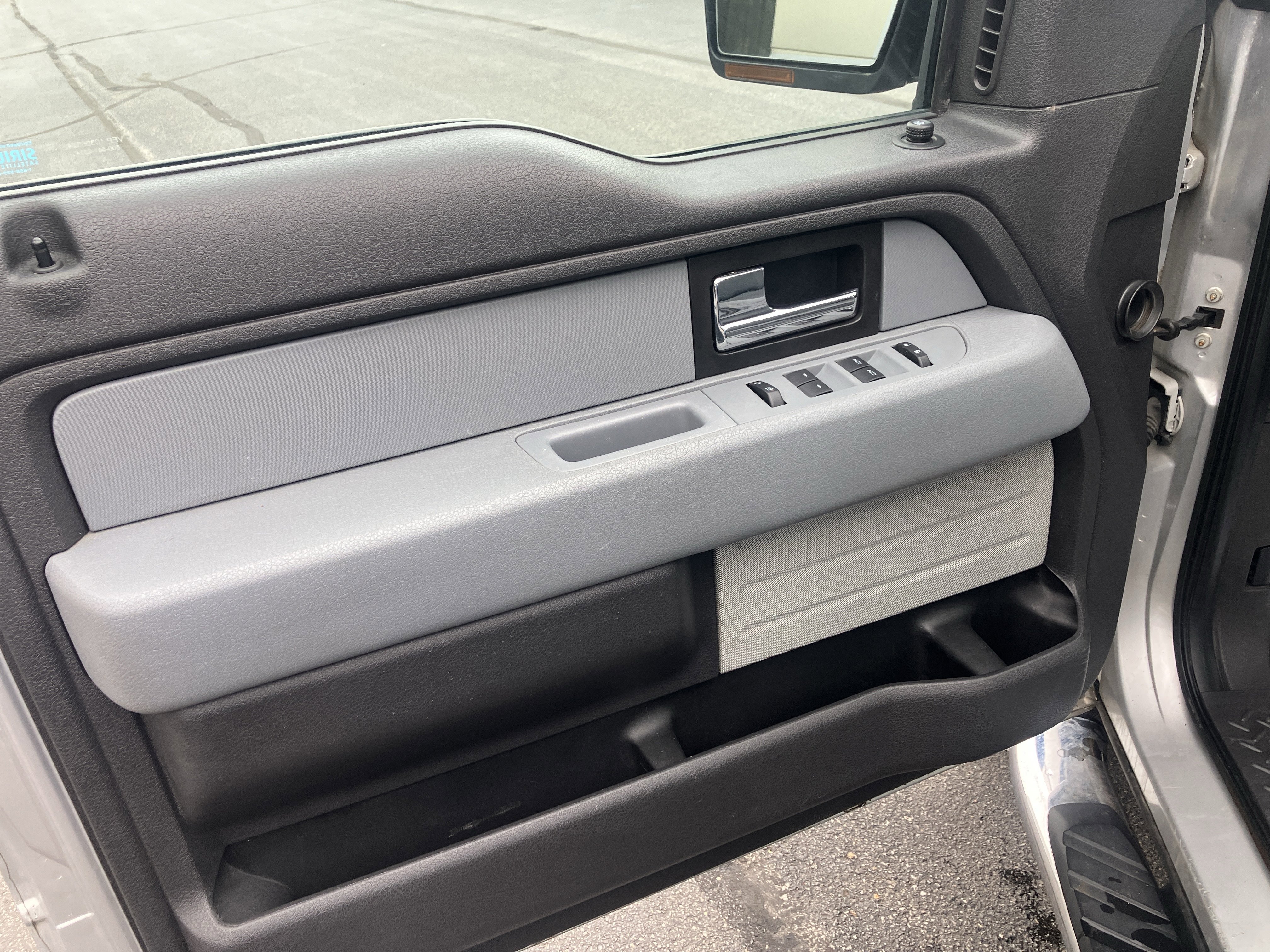 Used 2014 Ford F150 XLT w/ Equipment Group 302A Luxury AWD/4WD image 12