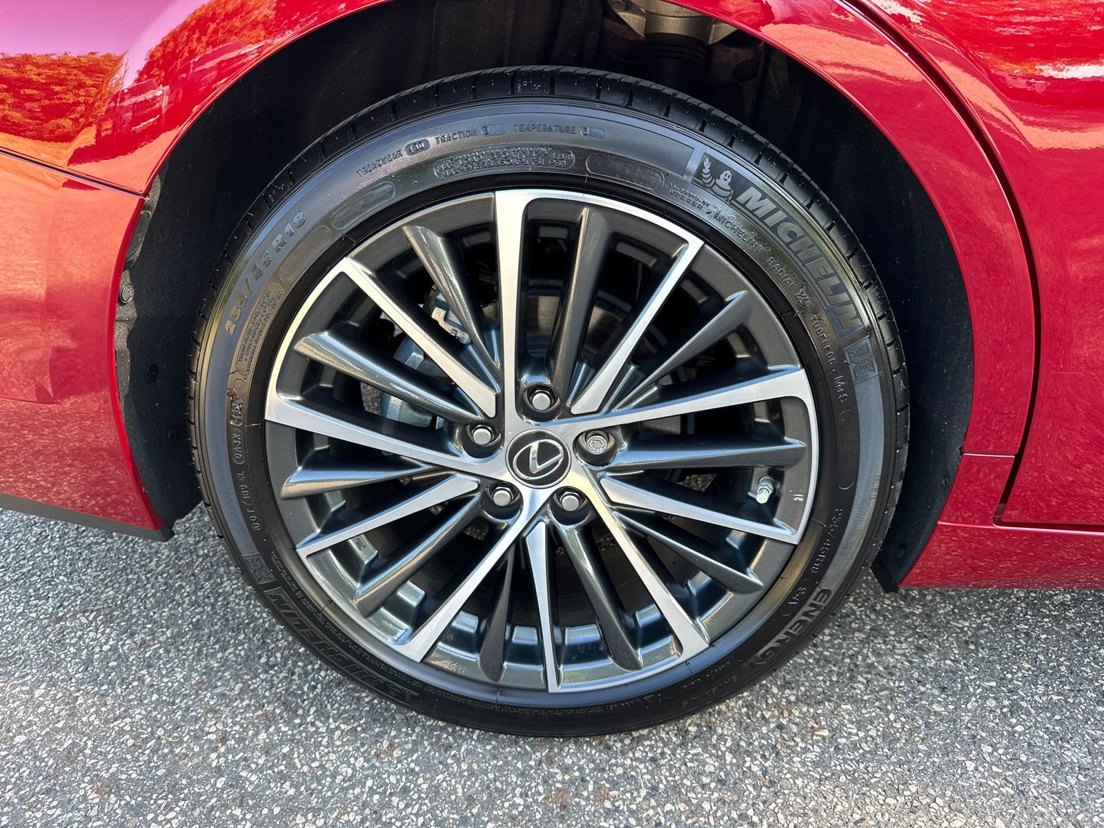 Used 2025 Lexus ES 350 w/ Premium Package image 17