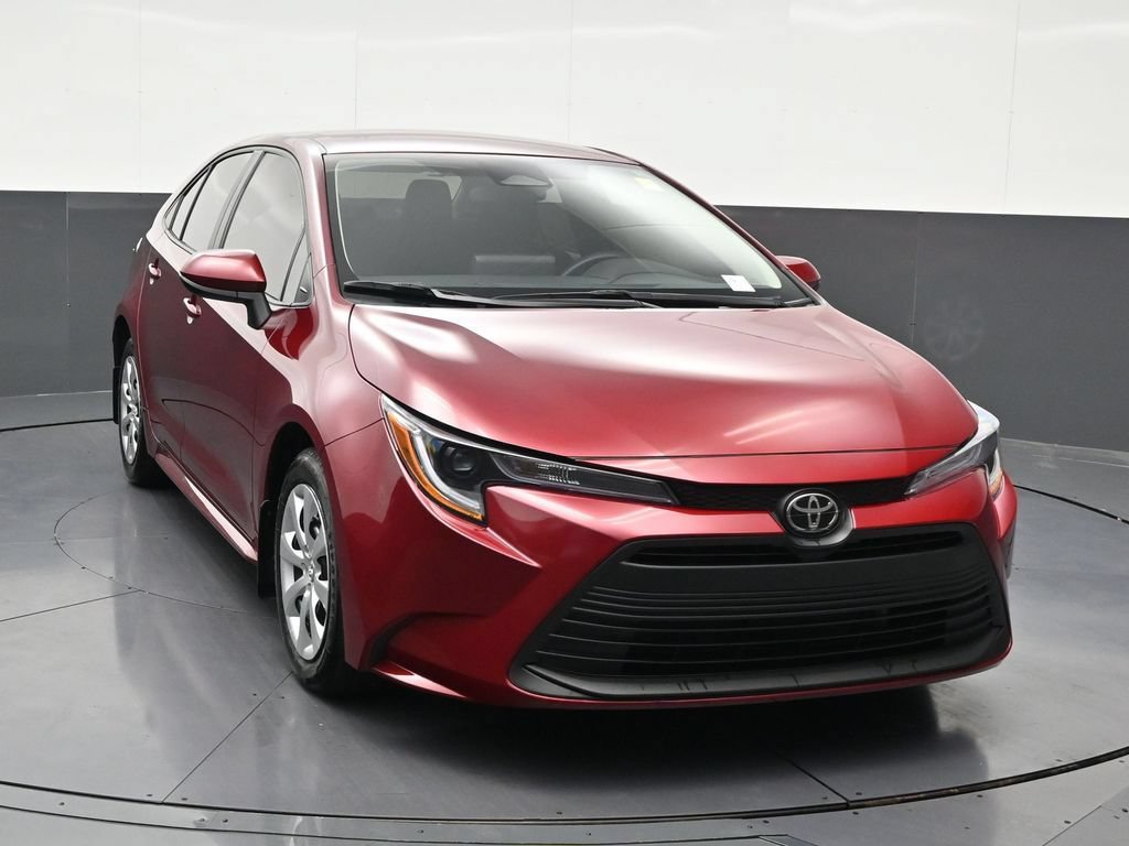 Used 2025 Toyota Corolla LE FWD image 8
