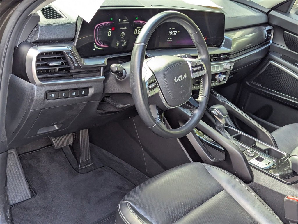 Used 2025 Kia Telluride S image 14