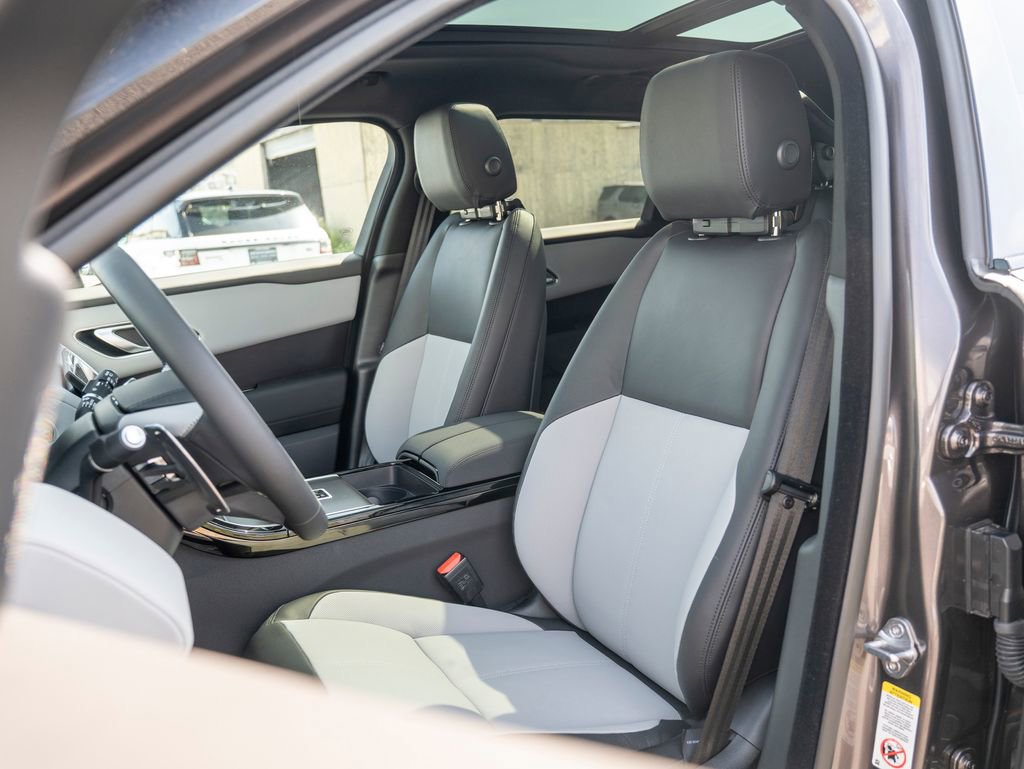 New 2026 Land Rover Range Rover Velar Dynamic SE image 19