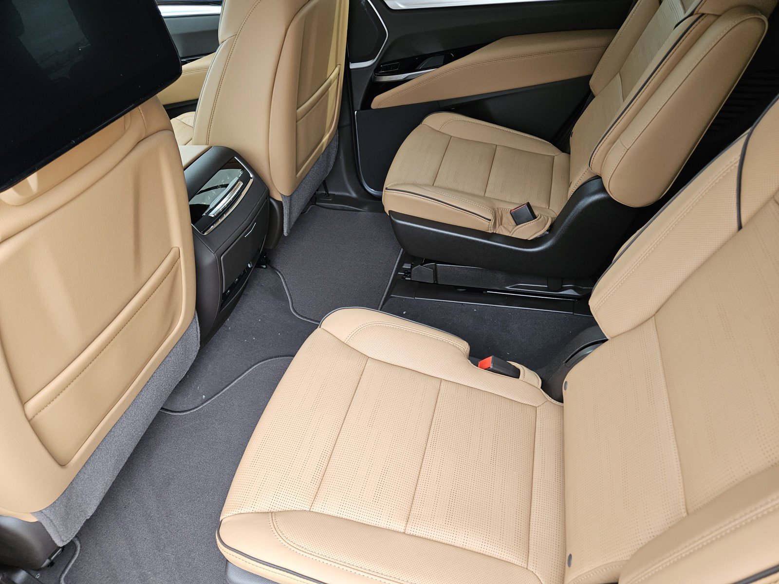 New 2026 Cadillac Escalade Luxury w/ Touring Package AWD/4WD image 20