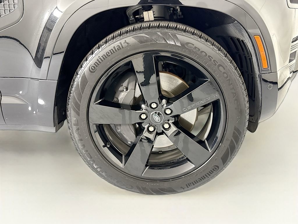 Used 2023 Land Rover Defender 130 X-Dynamic SE image 33